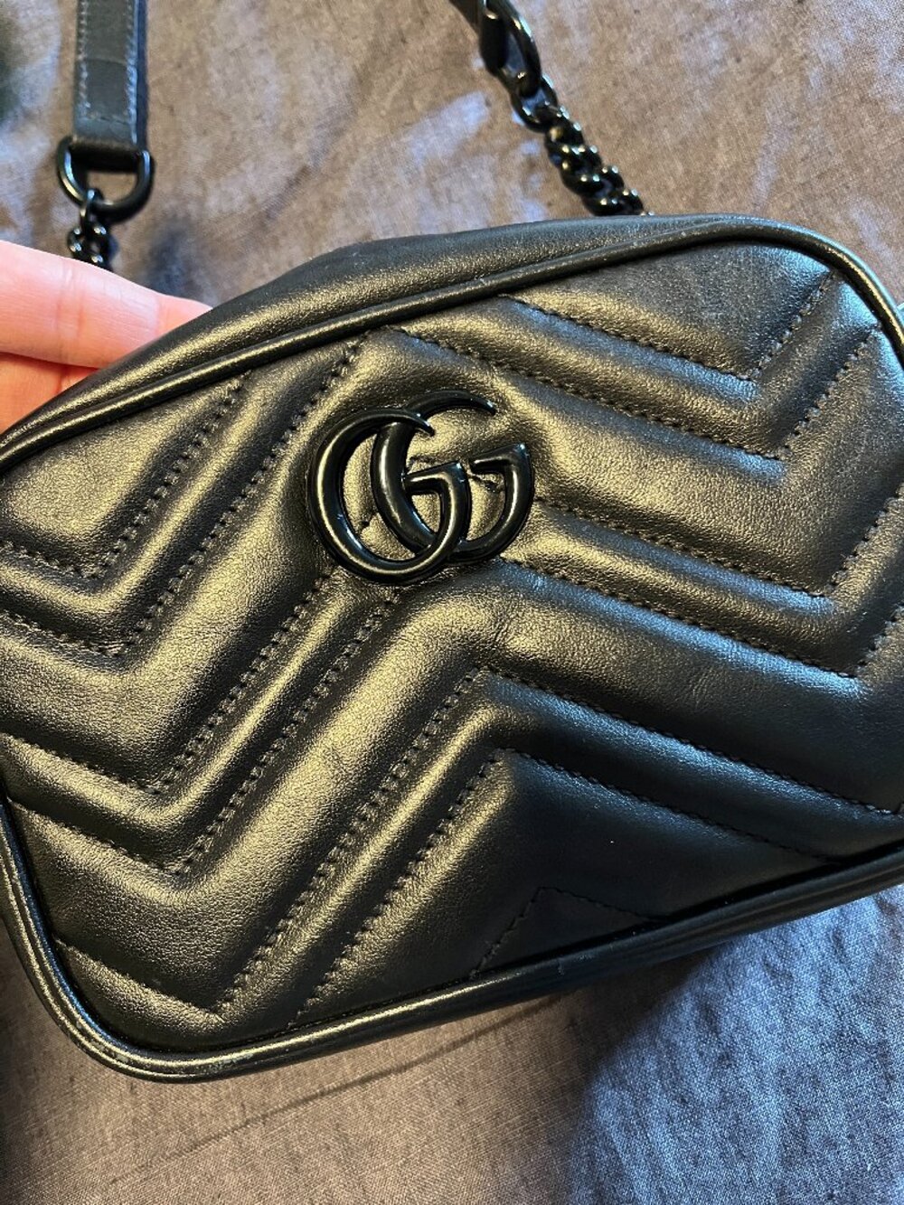 GUCCI GG Marmont Camera quilted leather shoulder bag